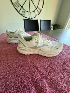 Brooks Women’s Adrenaline GTS 23 Supportive Running Shoes